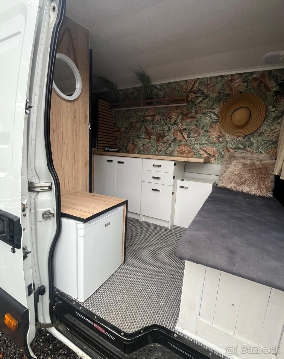 Iveco Daily 3.0 obytná dodávka (rezervované) - 5