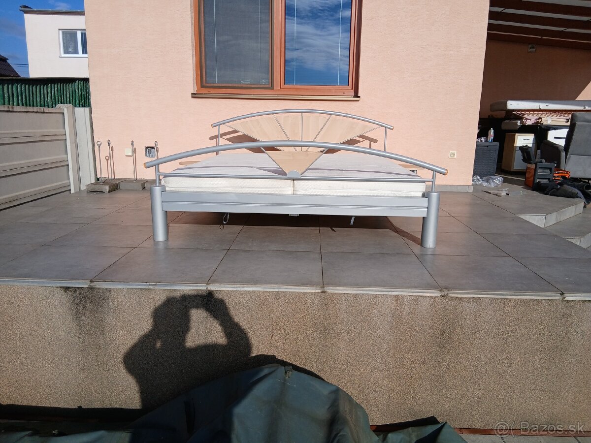 Msnželska postel - 5