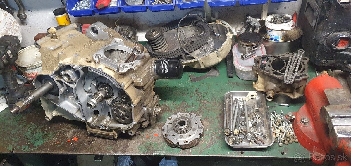 Rozpredám motor TGB 550