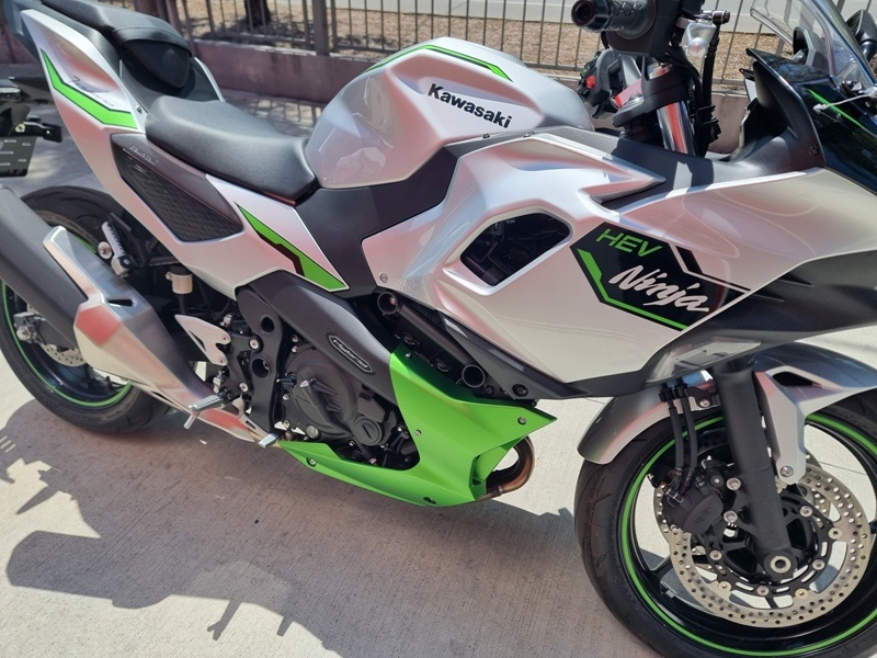 Kawasaki Ninja7 Hybrid - 5