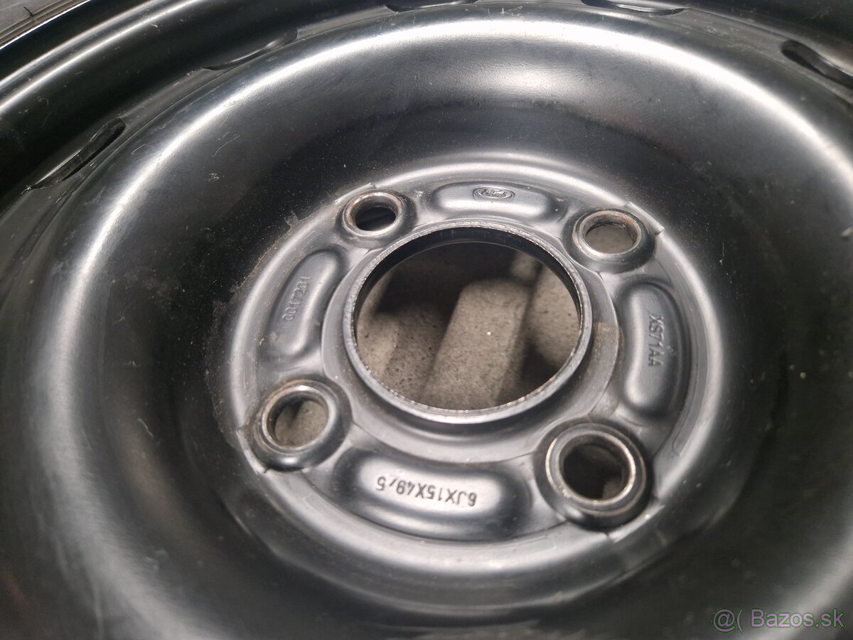 Rezervy Ford - nepoužité - 2x R15 a 1x R14 - 5