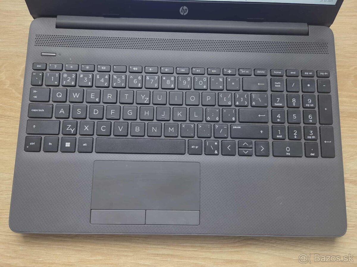 HP 255 G8 ;15.6 FHD,AMD R5 5500u 8GB/256GB,W11,zaruka - 5
