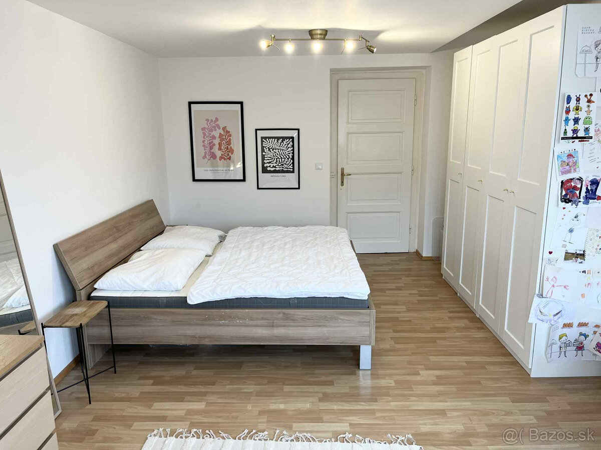 Prenájom 2 izbového bytu na ulici Dobrovského Bratislava I - 5