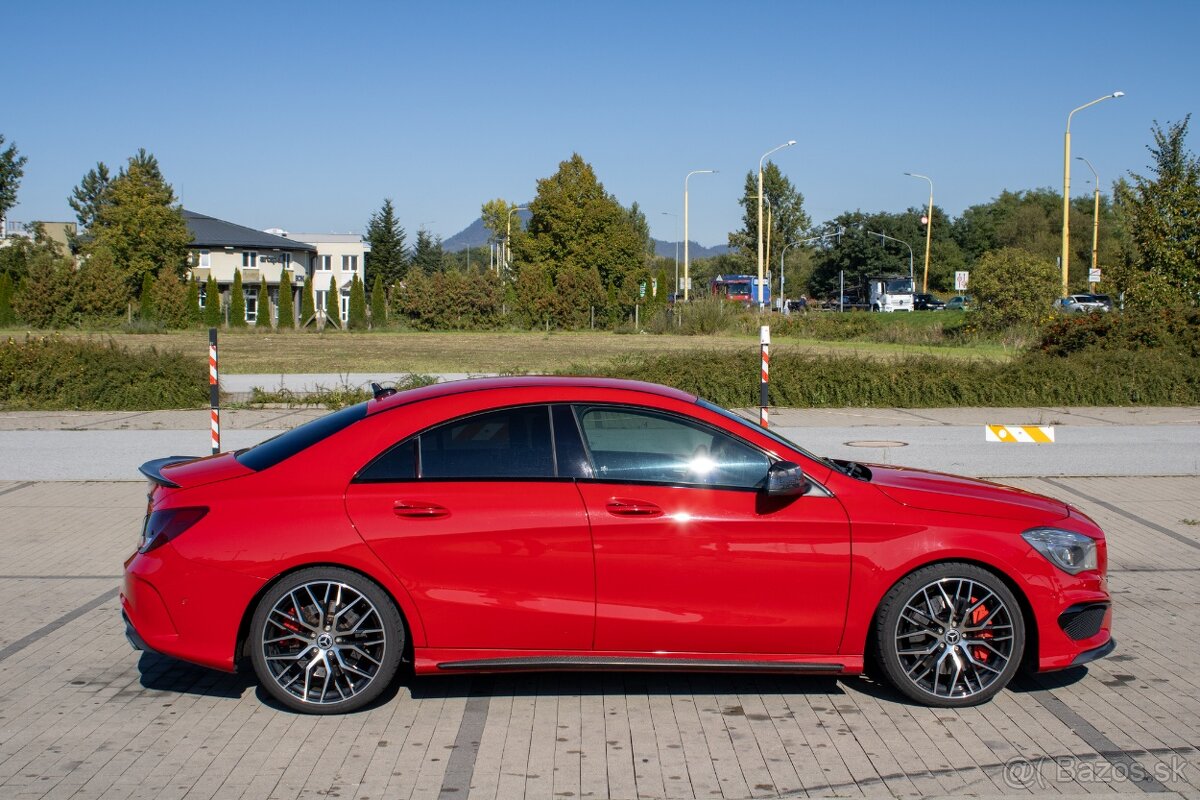 Mercedes-Benz CLA 45 AMG 4Matic - 5