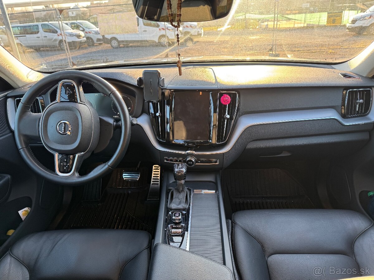 VOLVO XC60 D4 - 5