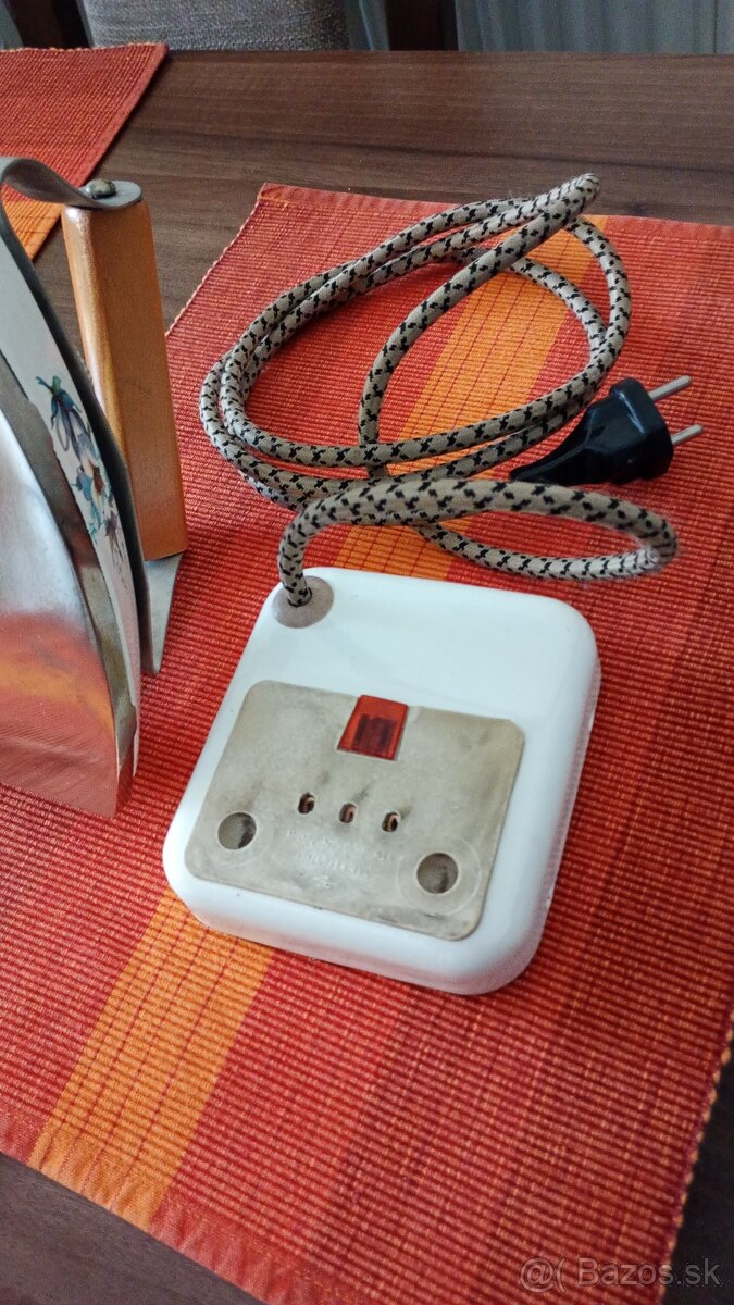 Starožitná žehlička - 5