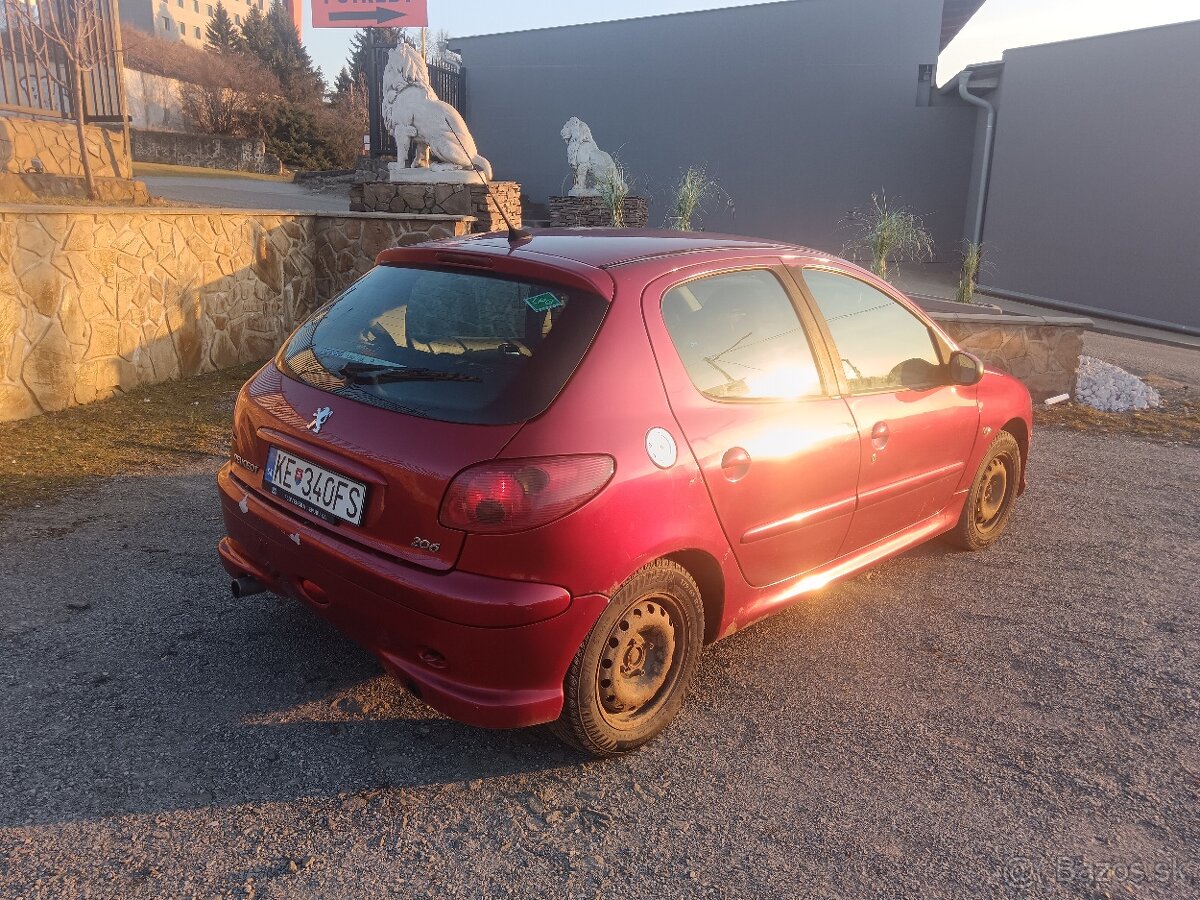 Predám Peugeot 206 1.4 benzin+LPG - 5