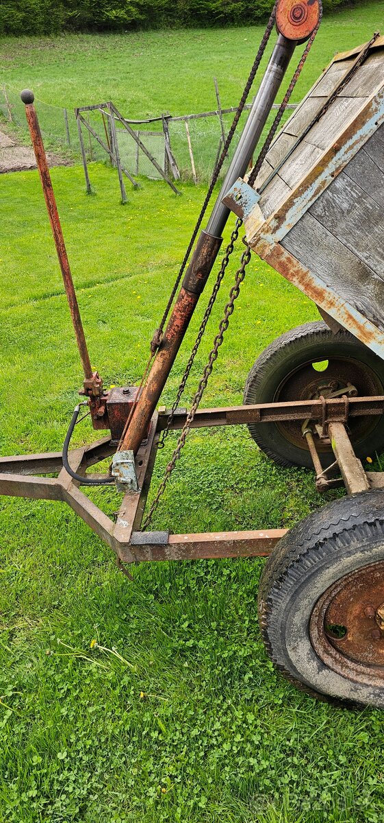 Vyklapatelna vlecka za traktor - 5
