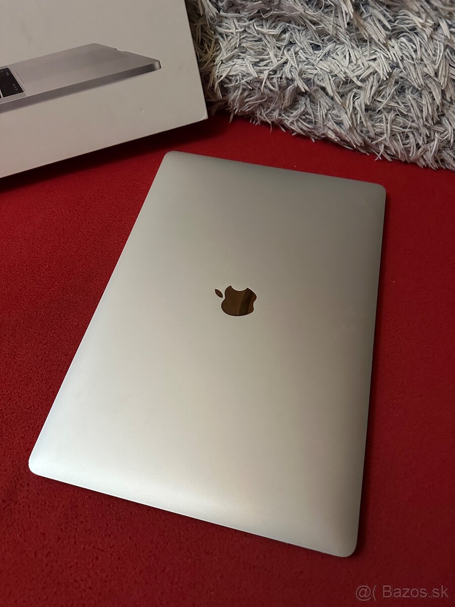 Apple Macbook Pro 15 2017 - 16GB / 512GB / NOVÁ BATÉRIA - 5
