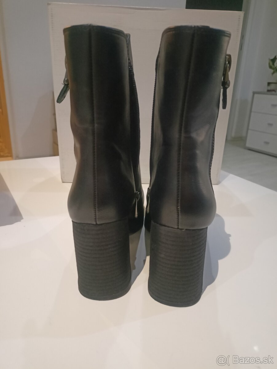 Čierne čižmy na opätku - 5