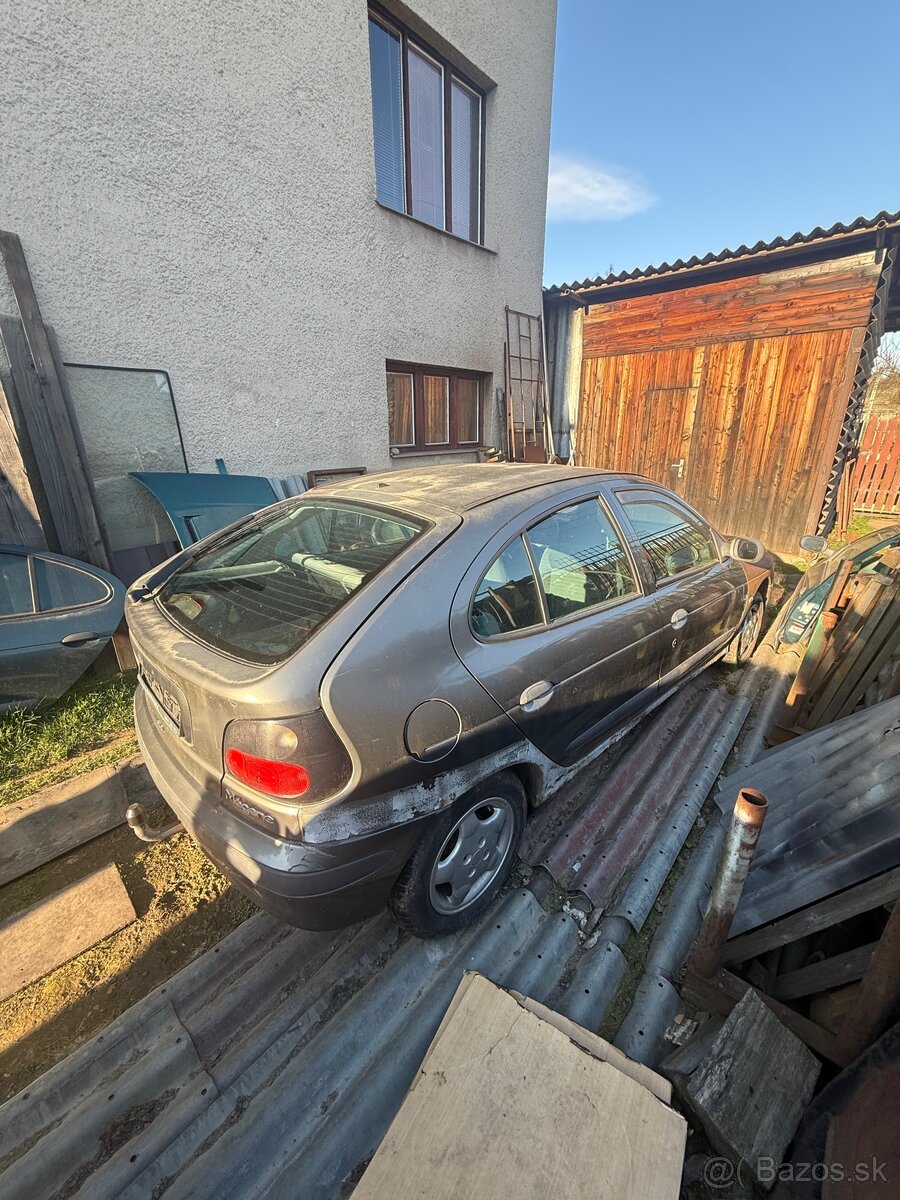 Renault Megane - 5