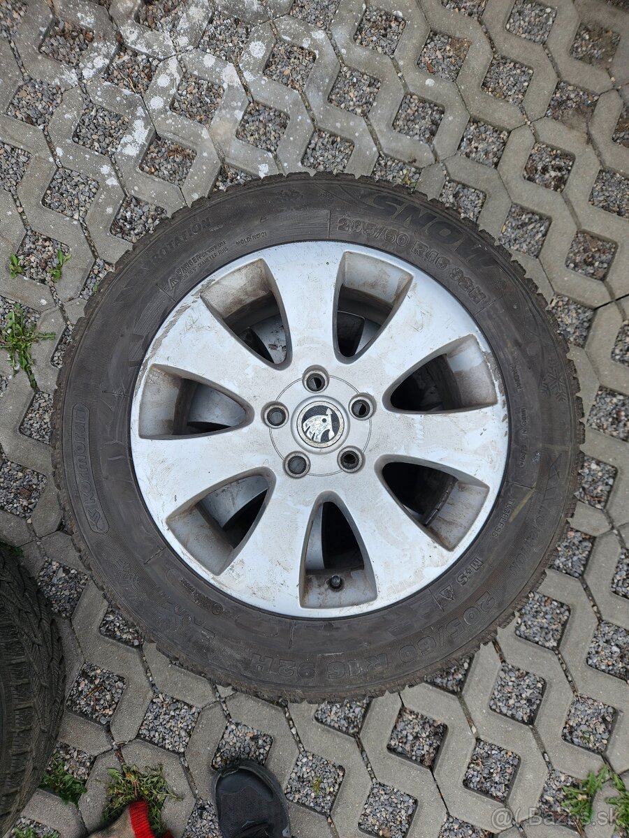 Škoda R16 205/60 - 5