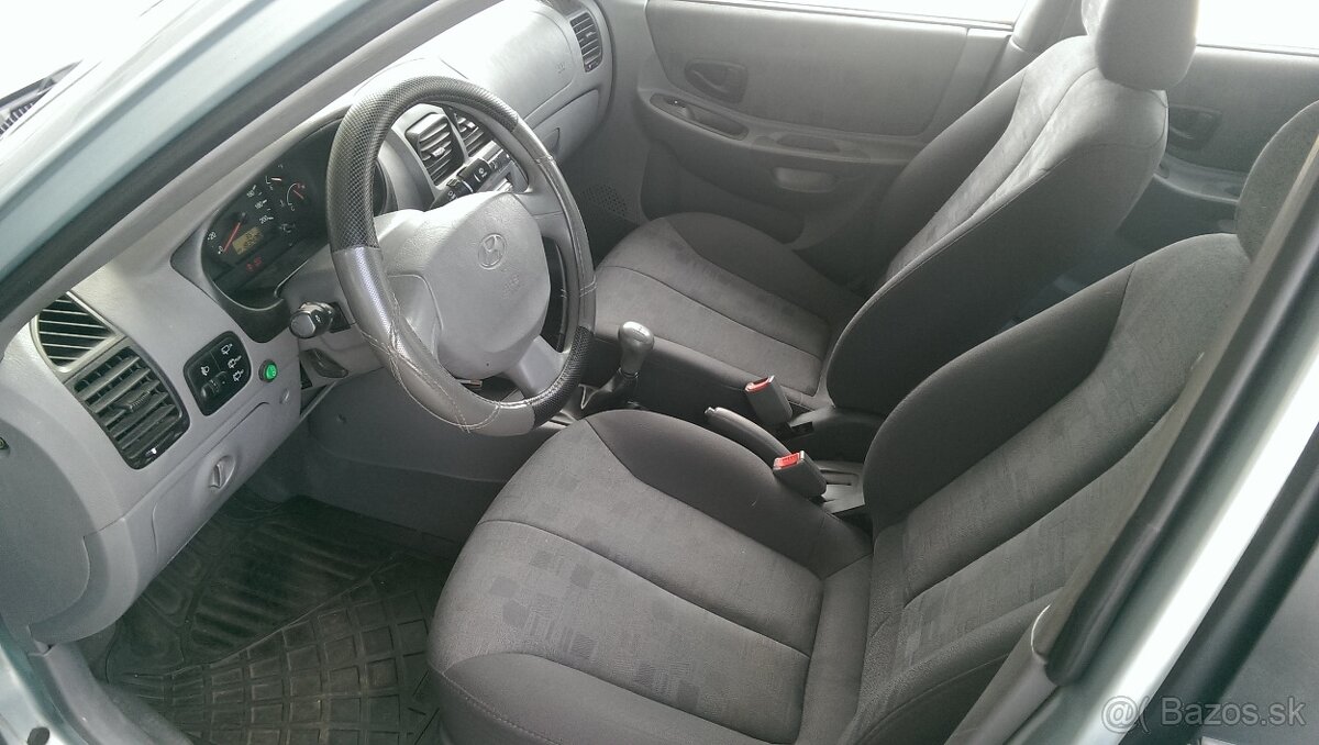 Hyundai Accent - 5