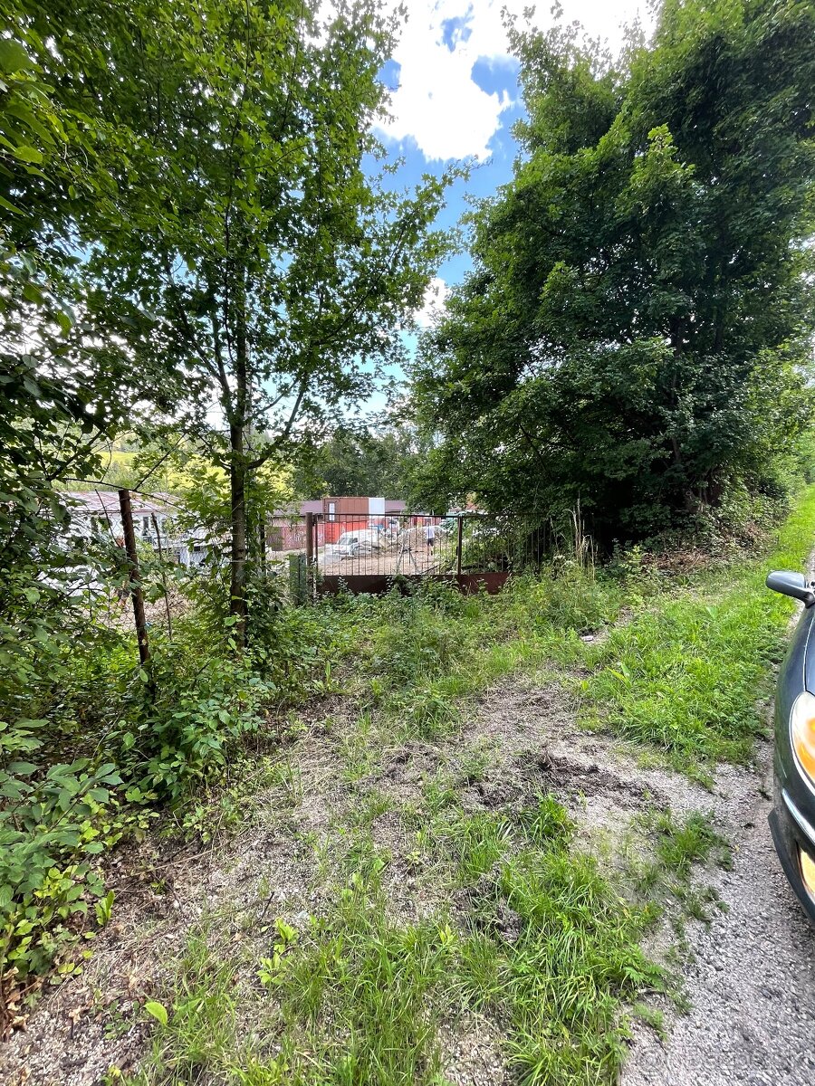 Prenájom garáže v Zádubní - 5