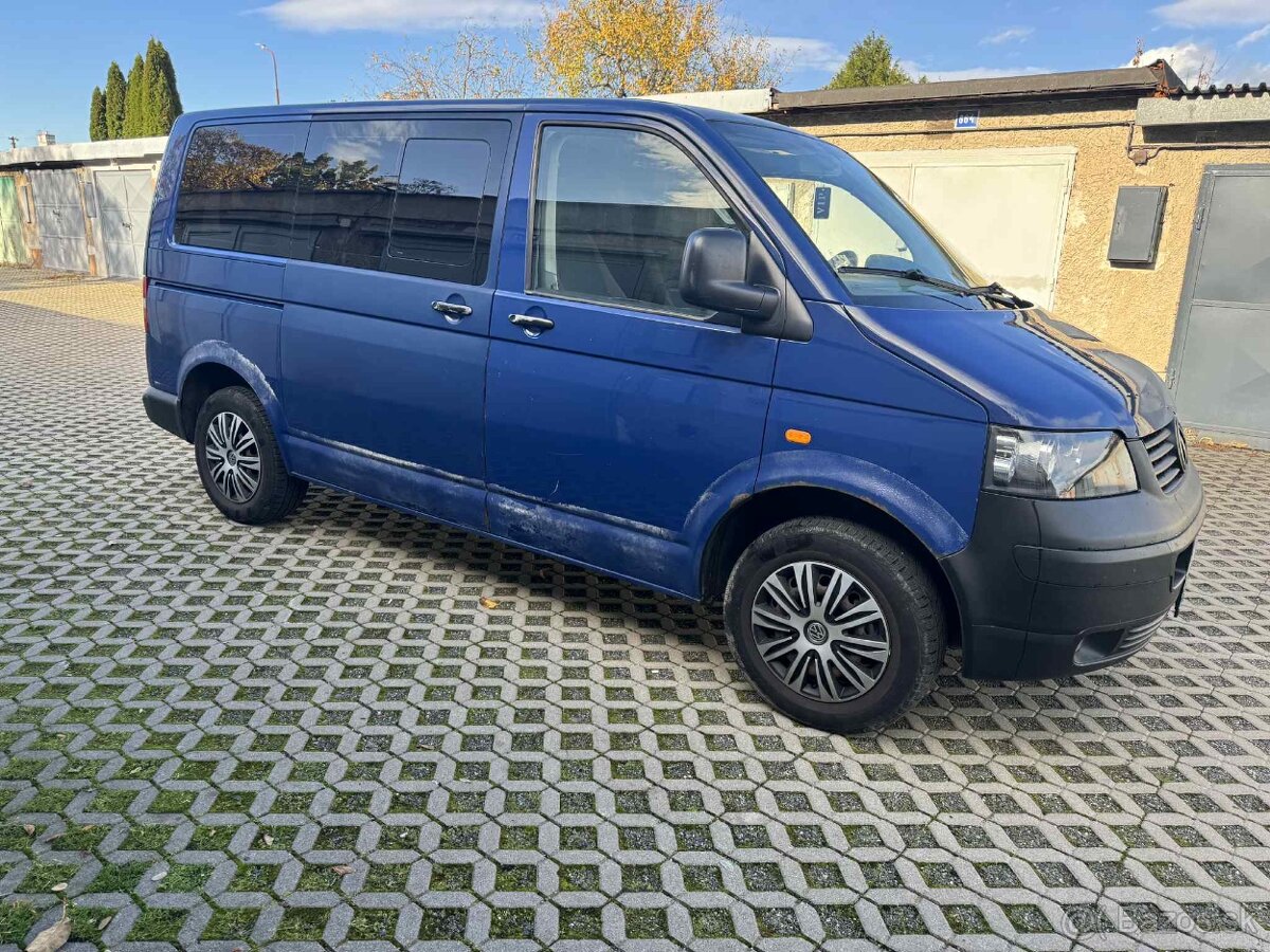 Volkswagen Caravelle T5 - 5