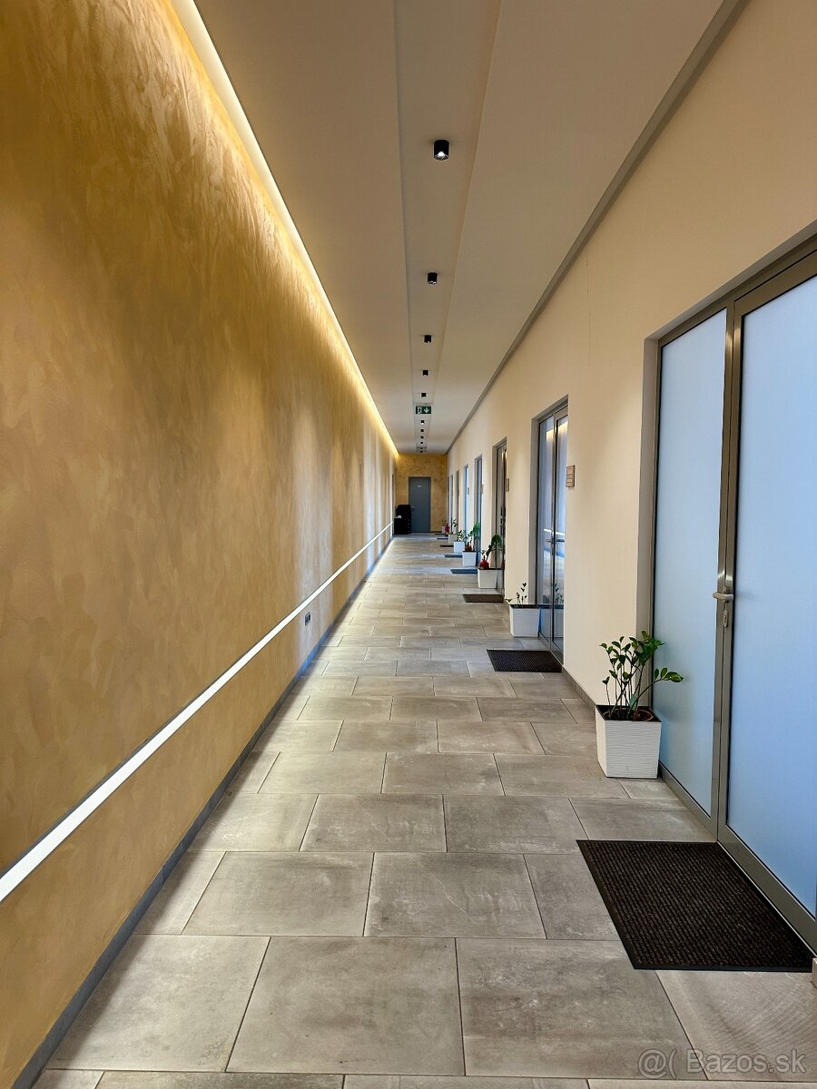 PRENAJATÉ Administratívne priestory v meste Dubnica n./V - 5