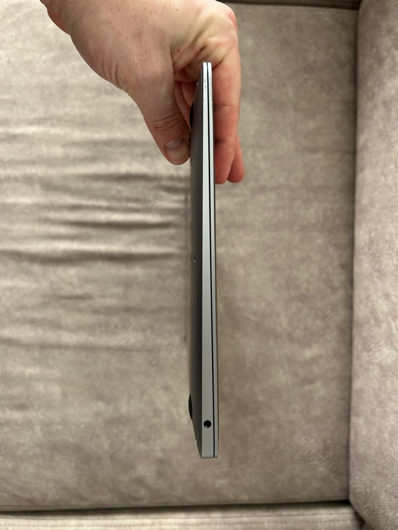 MacBook Air 13" M1 (2020) – 8GB / 256GB - 5