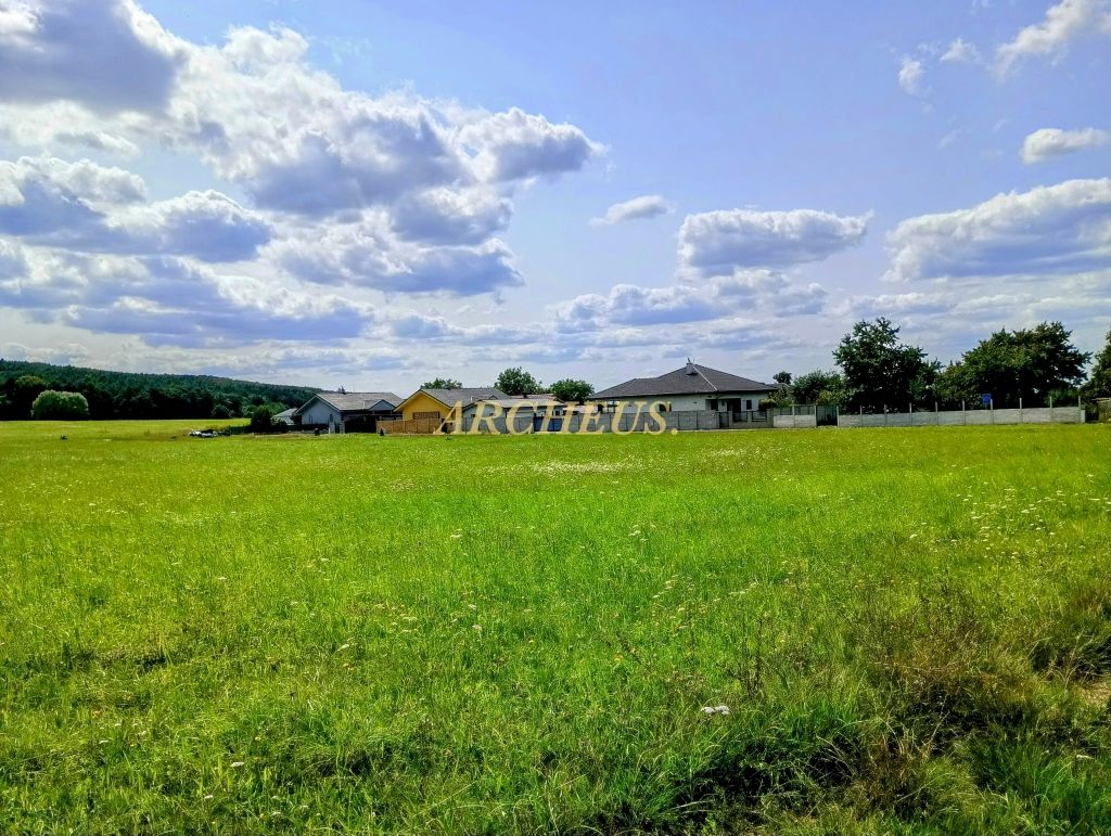 Exkluzívny pozemok pri ceste a sieťach v obci Jablonové - 5