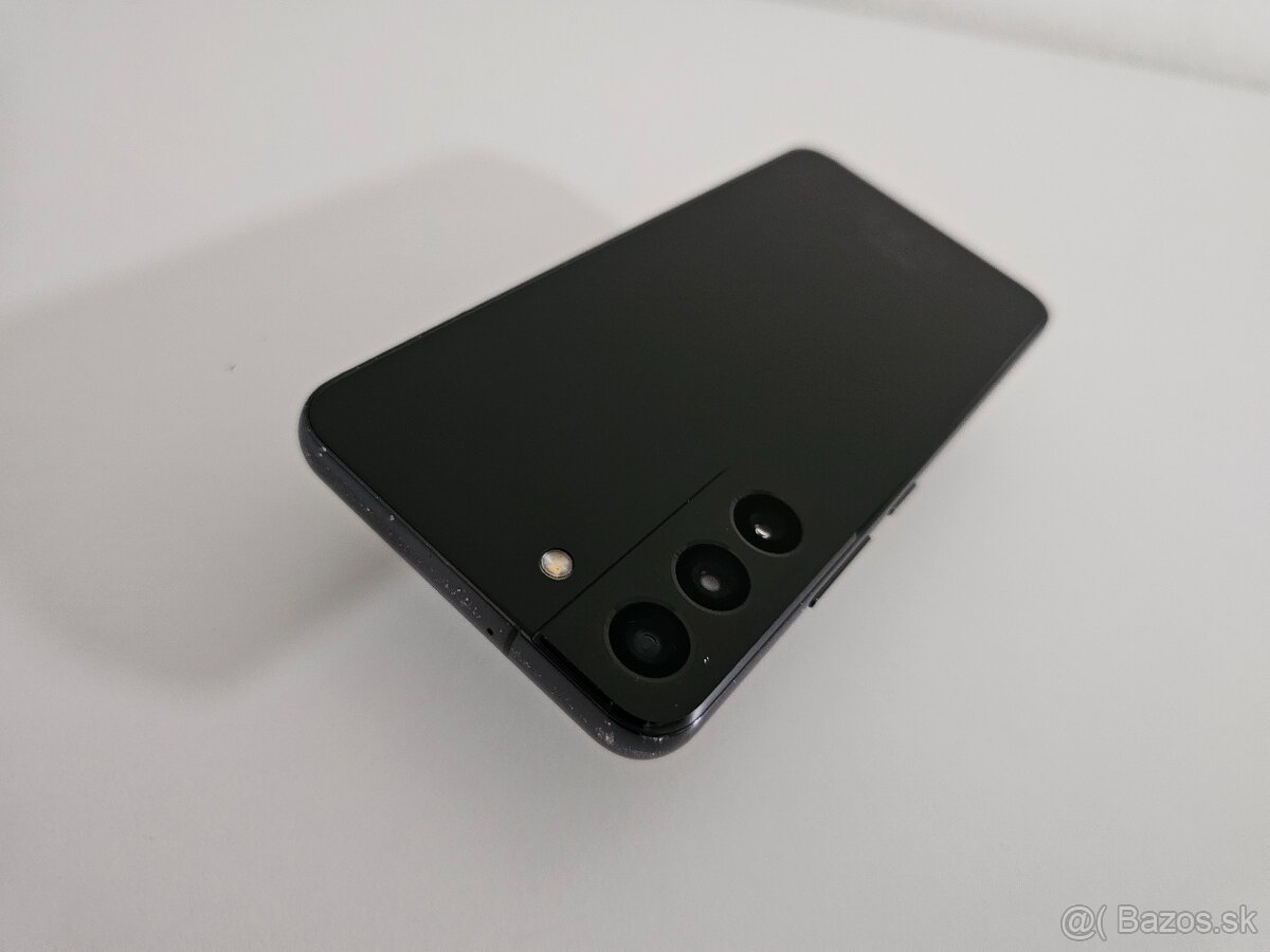 Samsung Galaxy S22 - 5