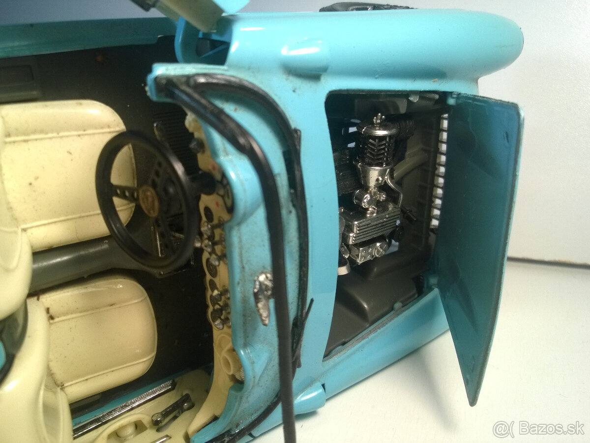 Chevrolet Corvette - 1957. 1:18 - 5