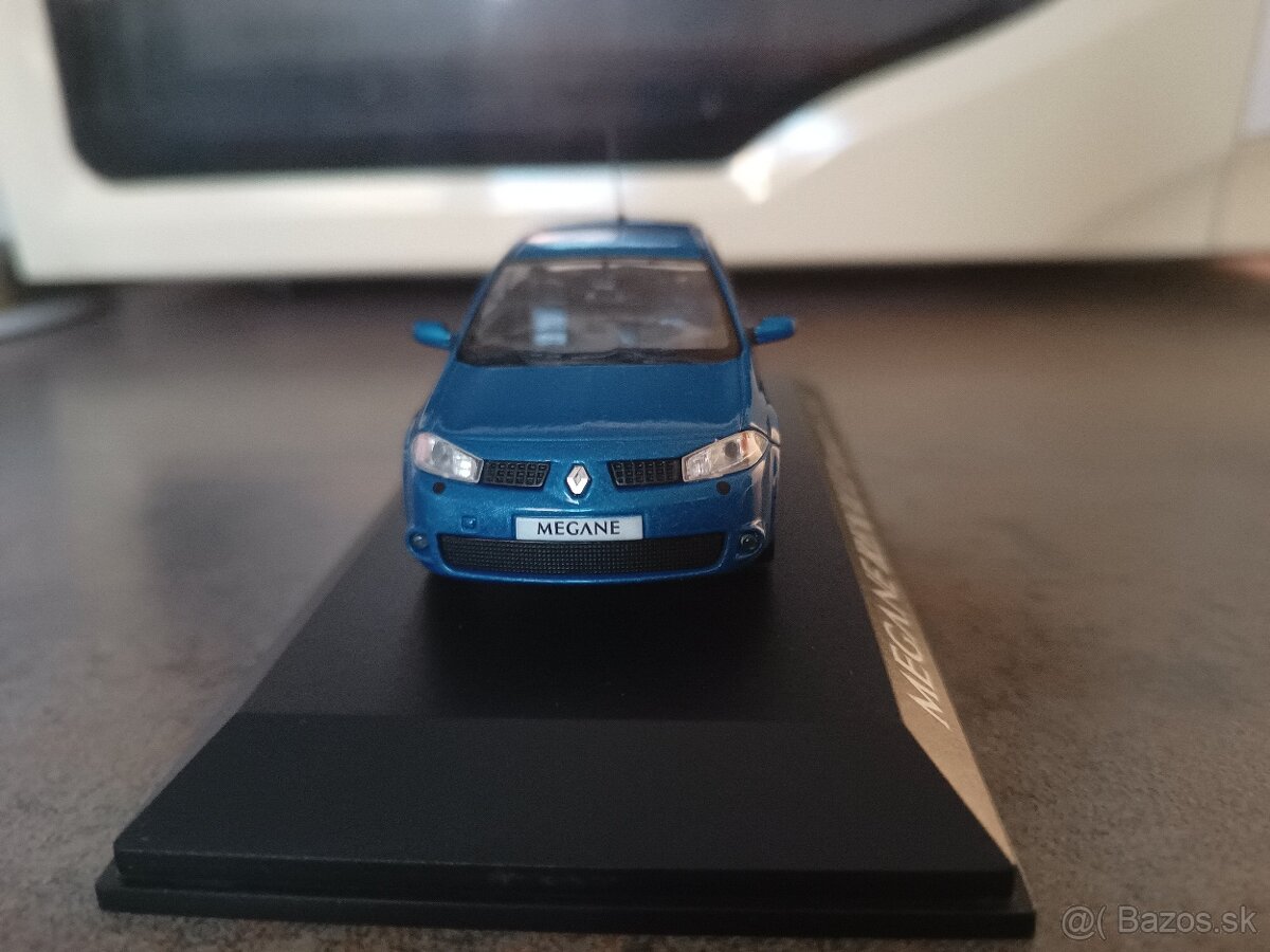 1:43 Renault Megane 2004 Sport - 5