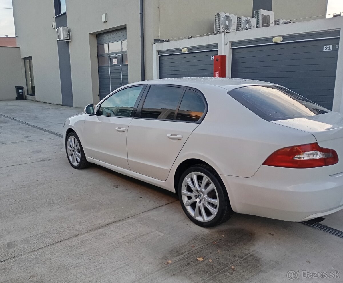 Predám:Škoda Superb II , 1,6TDi 77KWr.v.2012 - 5