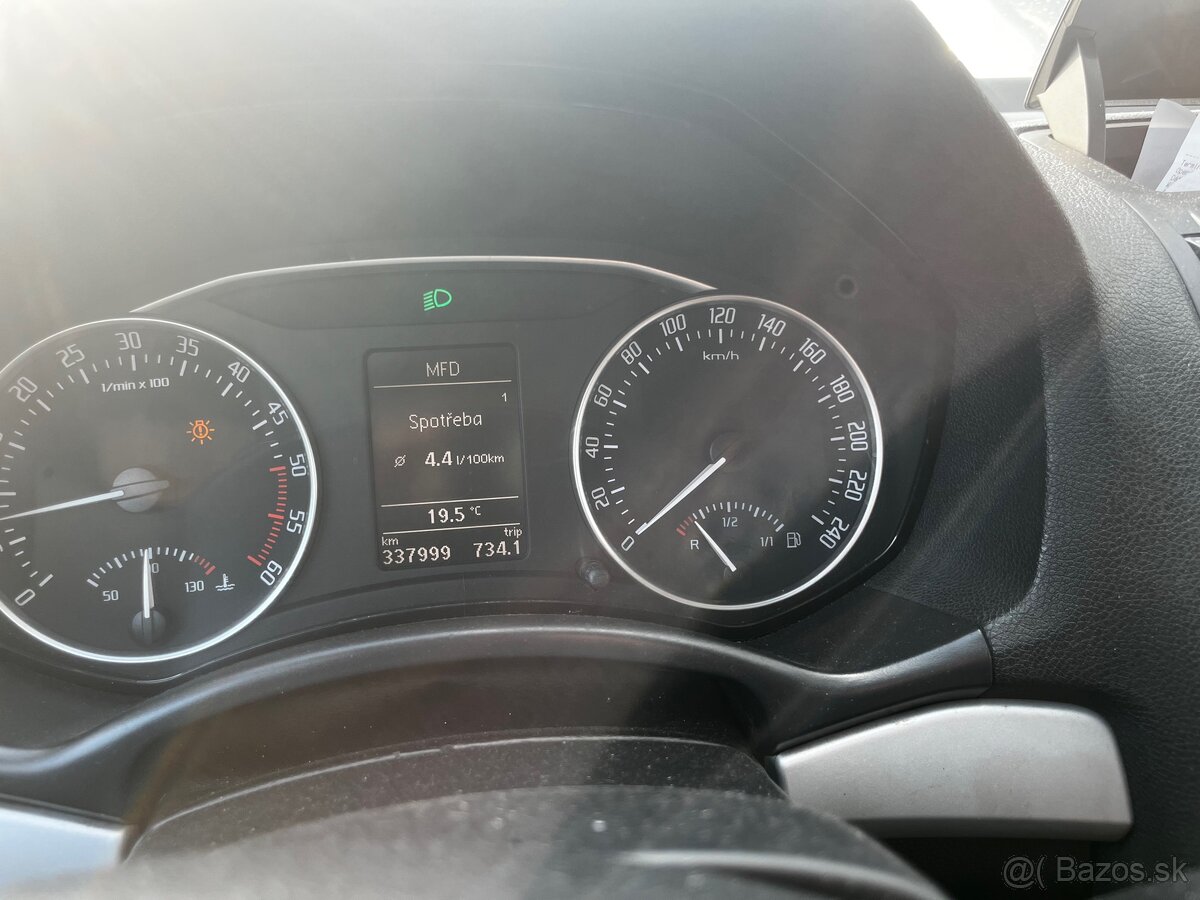 Škoda Octavia 2 1.6tdi 77kw 2010 - 5