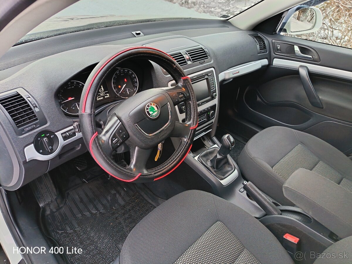 Predám Octavia 2 facelift - 5