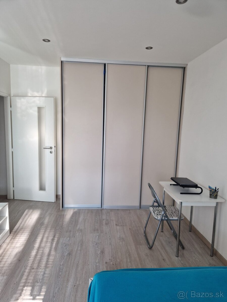 Ojedinelý, slnečný 1-i byt v tehlovom dome - 5