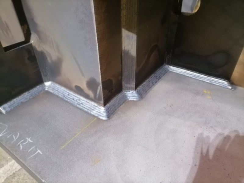 Hladam pracu ako zvarac co2 135 - 5