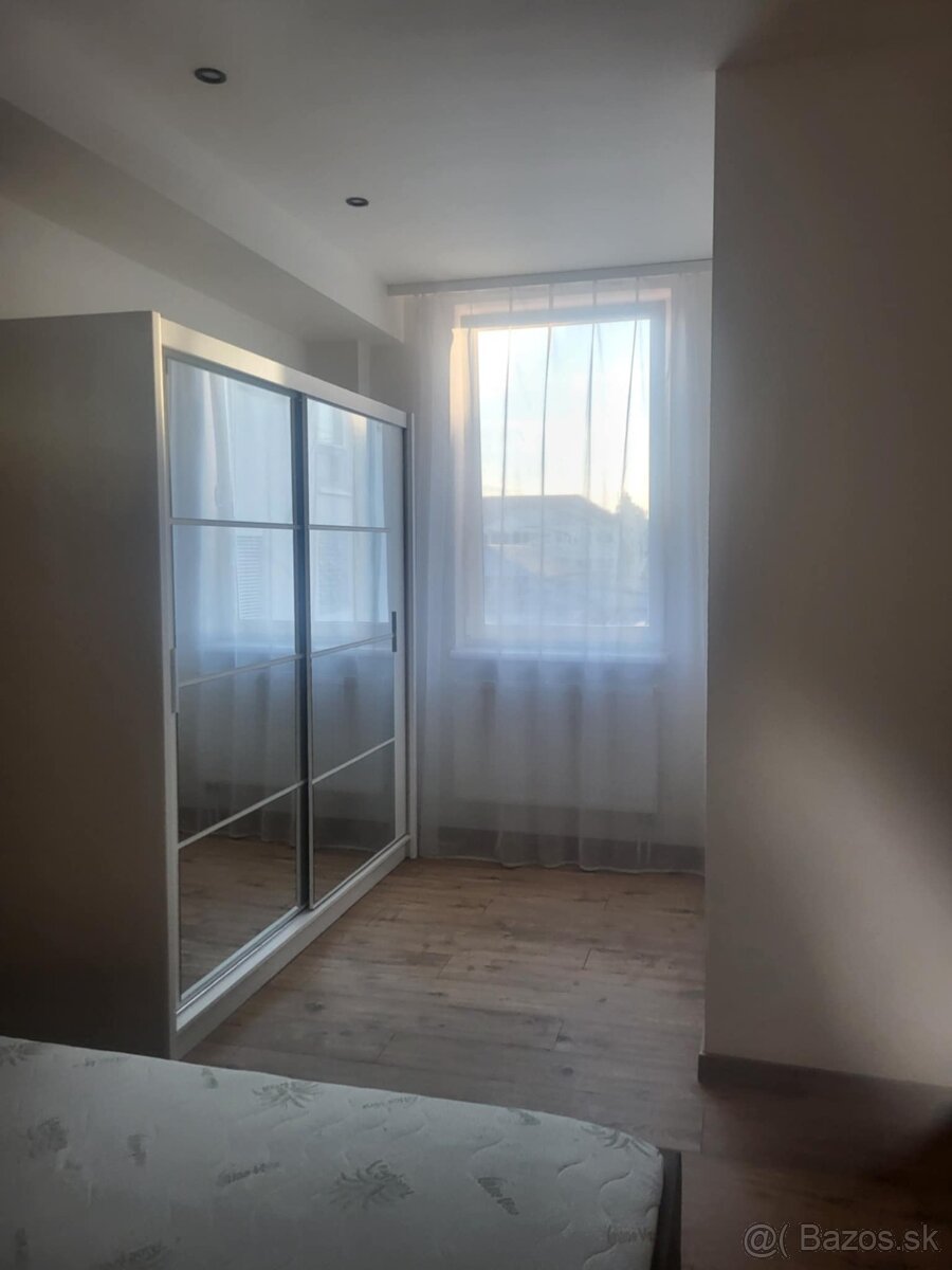 Prenájom 3 izbového bytu v centre - 5