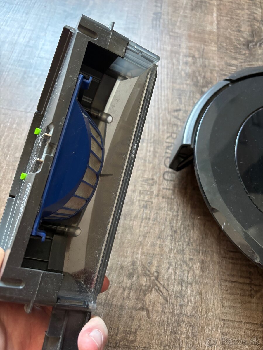 Robotický vysávač iRobot Roomba 696 Wifi - 5