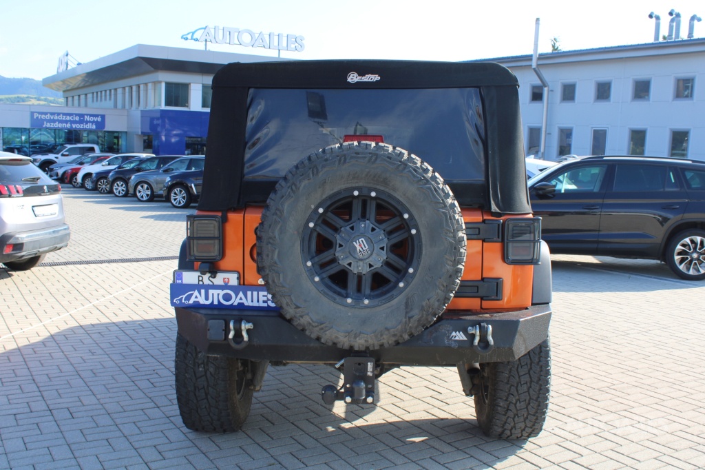 Jeep Wrangler 3,8 i V6 4WD 147 kW LIMITED MOUNTAIN EDITION