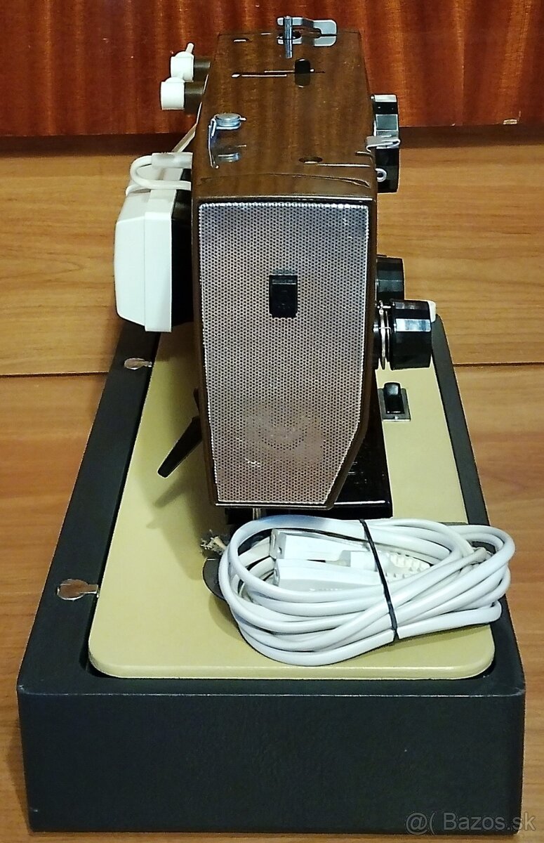 Šijací stroj značky Veritas. - 5