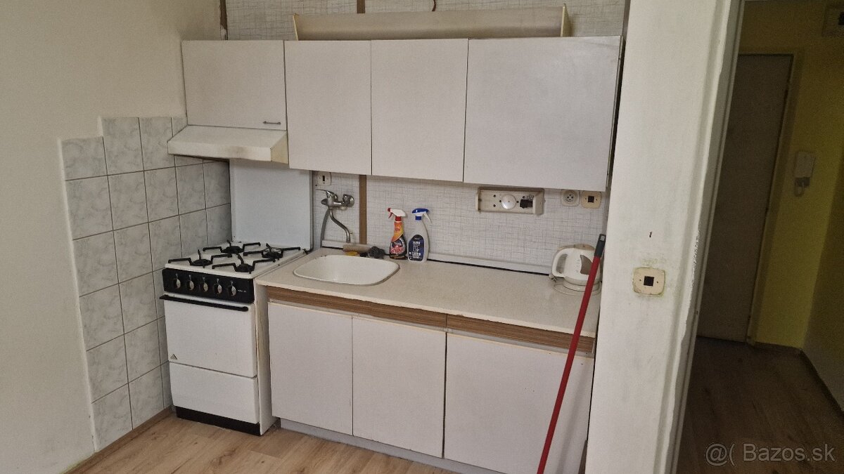 Predám zachovalú obývaciu stenu - 5