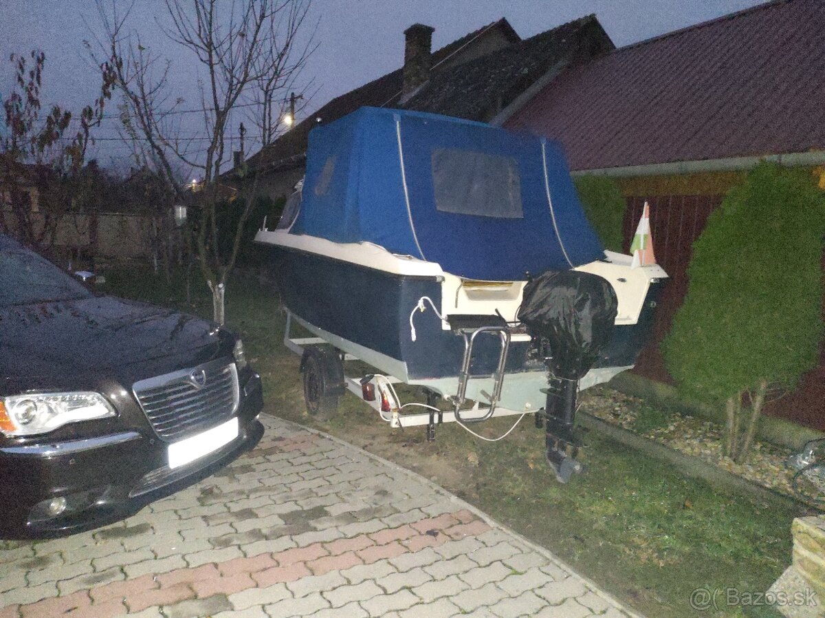 Kajutová loď s motorom 15 HP - 5