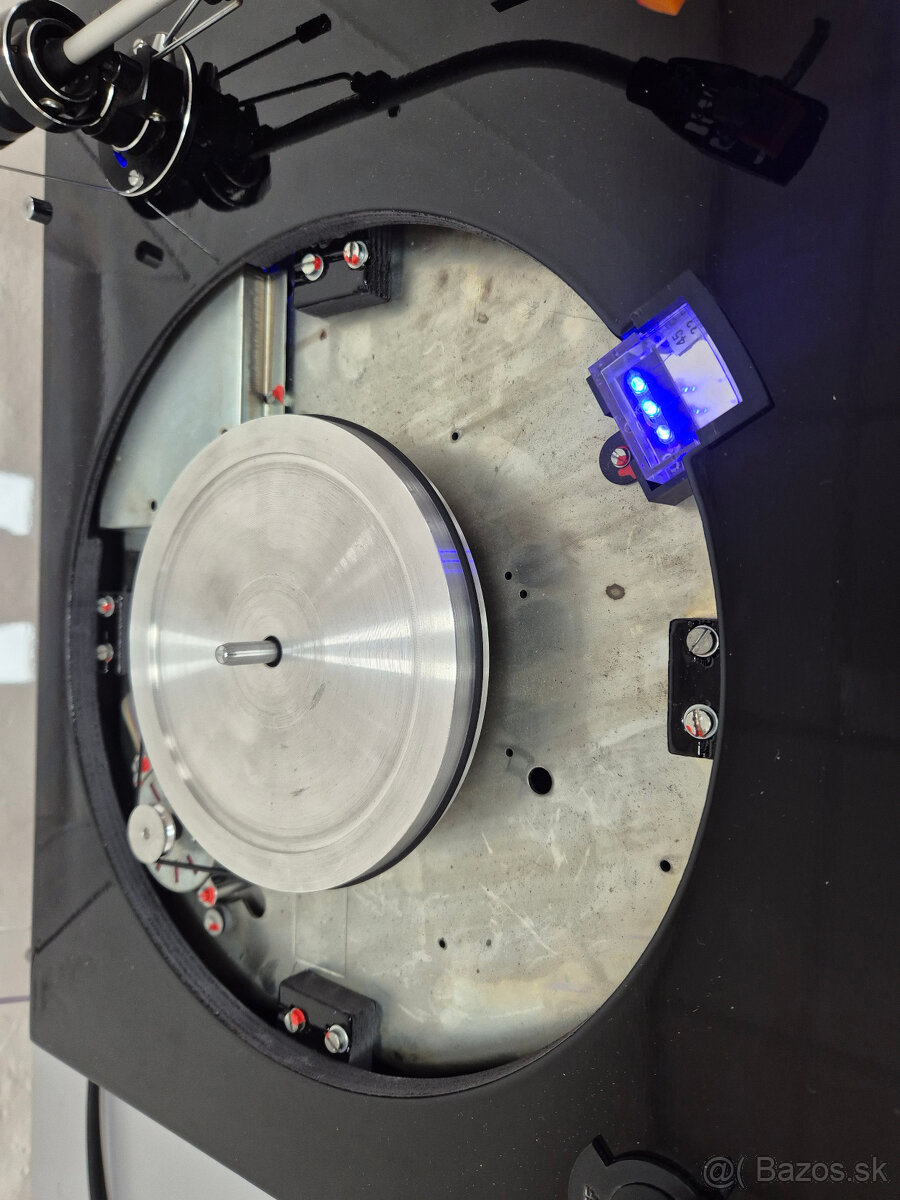 Gramofón Tesla NC450 - 5