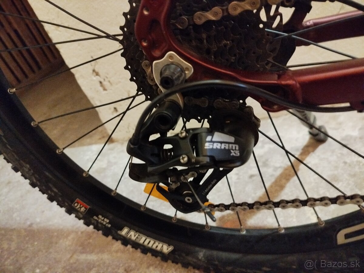 Crussis oné guera 7.8 s - 5