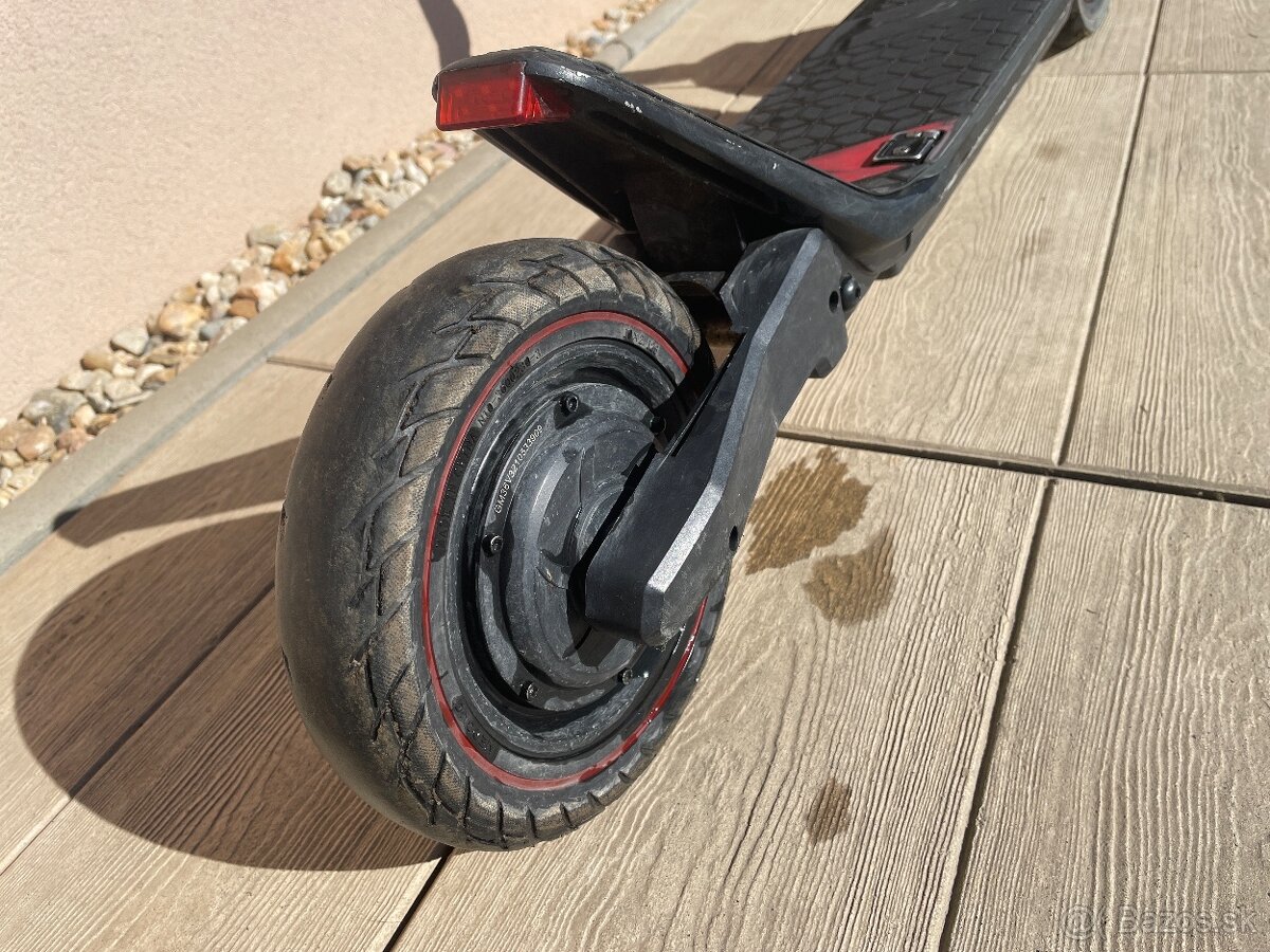 Predam apriliu kolobešku eSR2 - 5