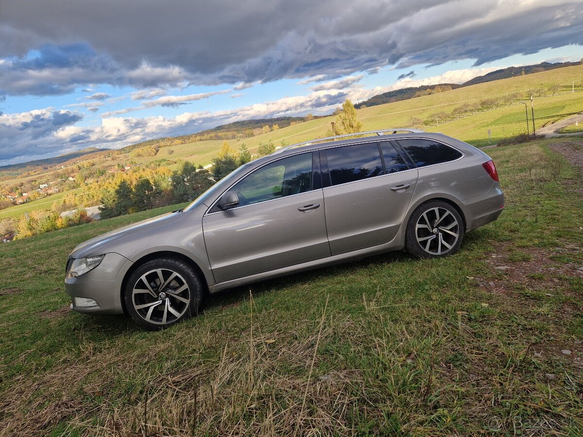 Škoda Superb 2 . 2.0 tdi - 5