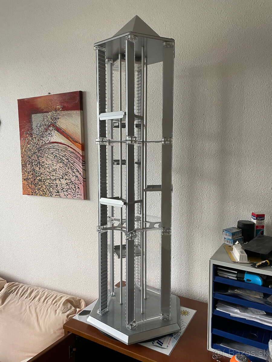 Predám otočný stojan na 225 CD - 5