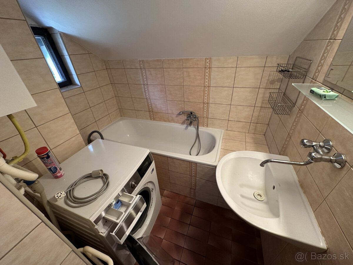 Prenájom- Bratislava III/Koliba - Brečtanová ul. - romantick - 5