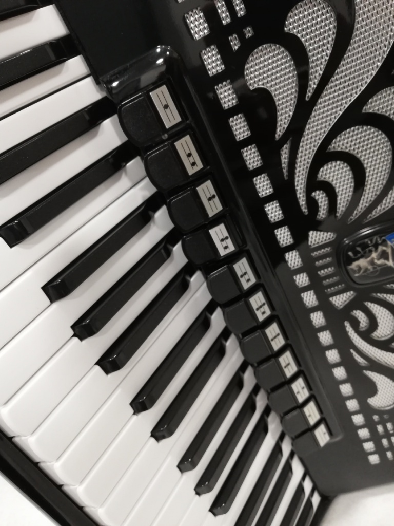 akordeon Weltmeister Caprice 120 basovy - 5