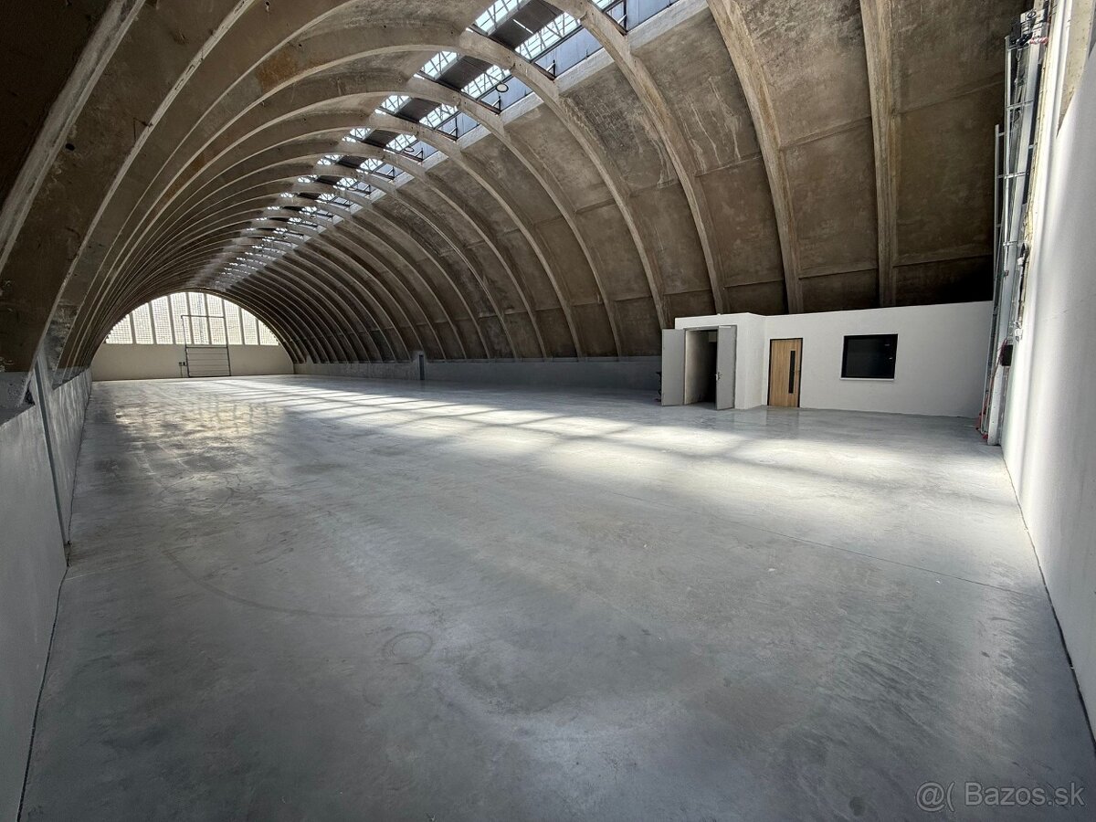 VÝNIMOČNÁ PARABOLICKÁ SKLADOVÁ HALA - 5