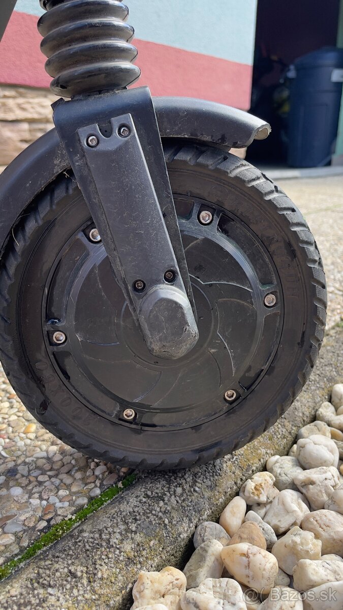 Elektrická kolobežka KUGO S3 - 5