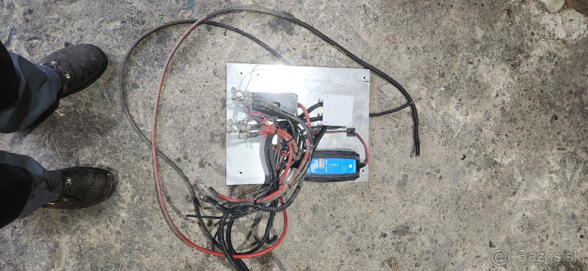 Menic napätia Karavan/Pojazdná Dielna - 5