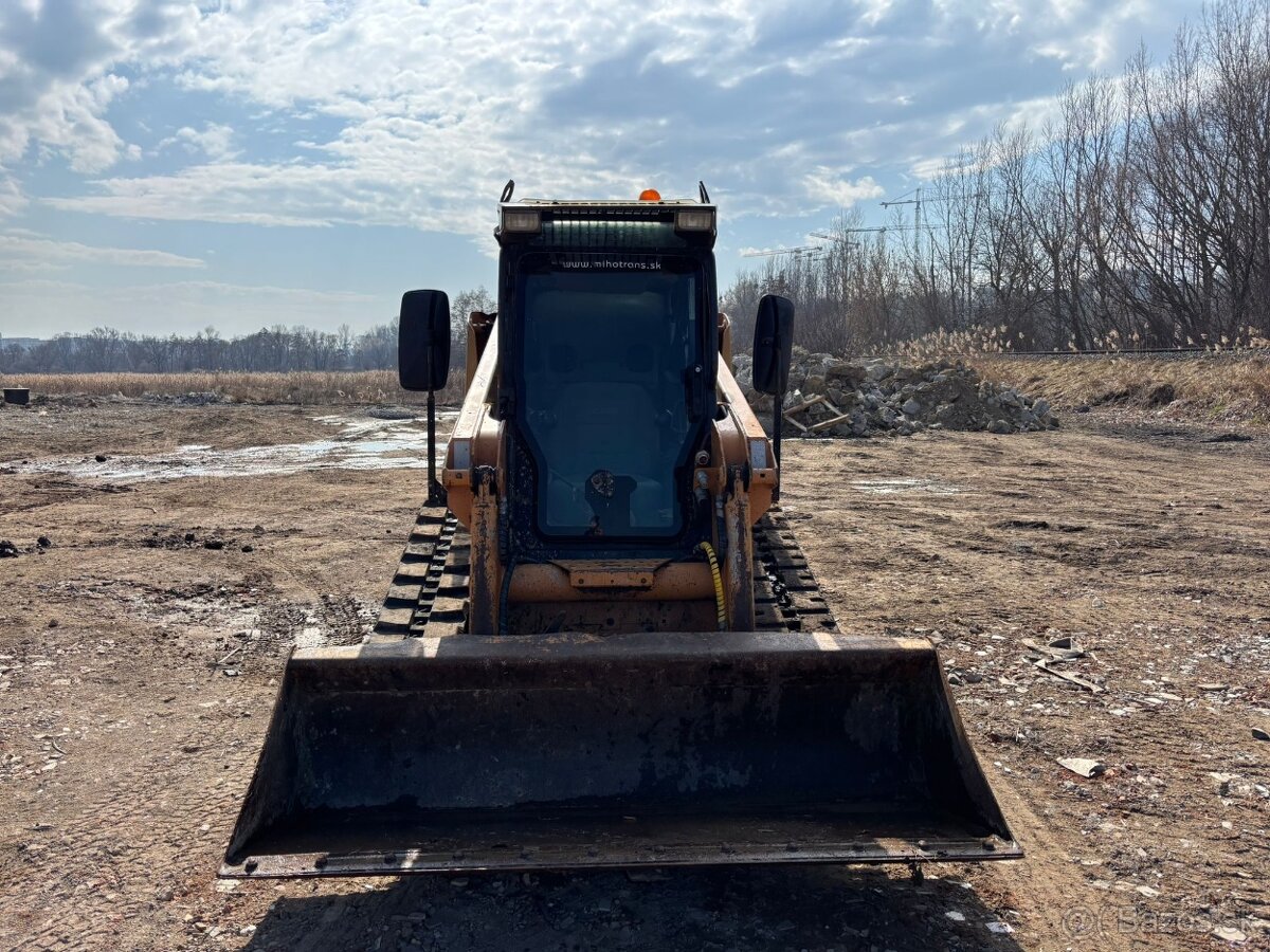 Predám pásový nakladač CASE 420CT Series 3 - 5