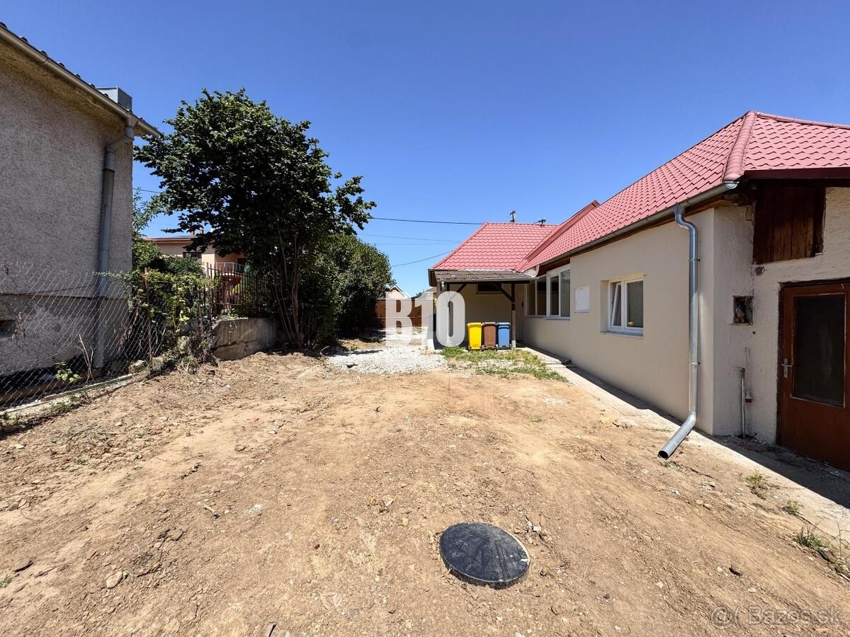 REZERVOVANÉ Čiastočne zrekonštruovaný 4 izbový rodinný dom - - 5