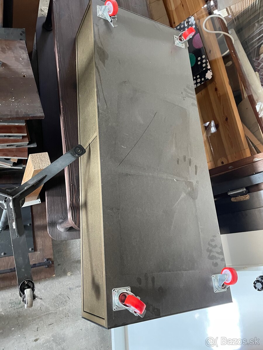 Skrinka na koliečkach - 5