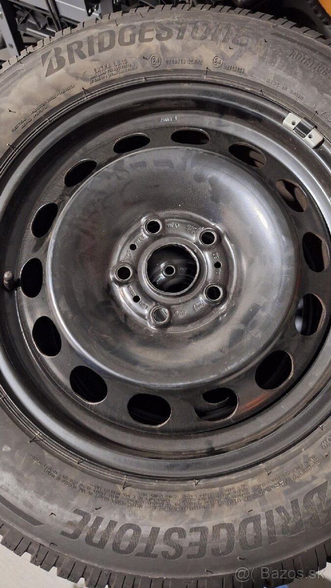 Zimne 215/60r16 Bridgestone+plechove disky - 5